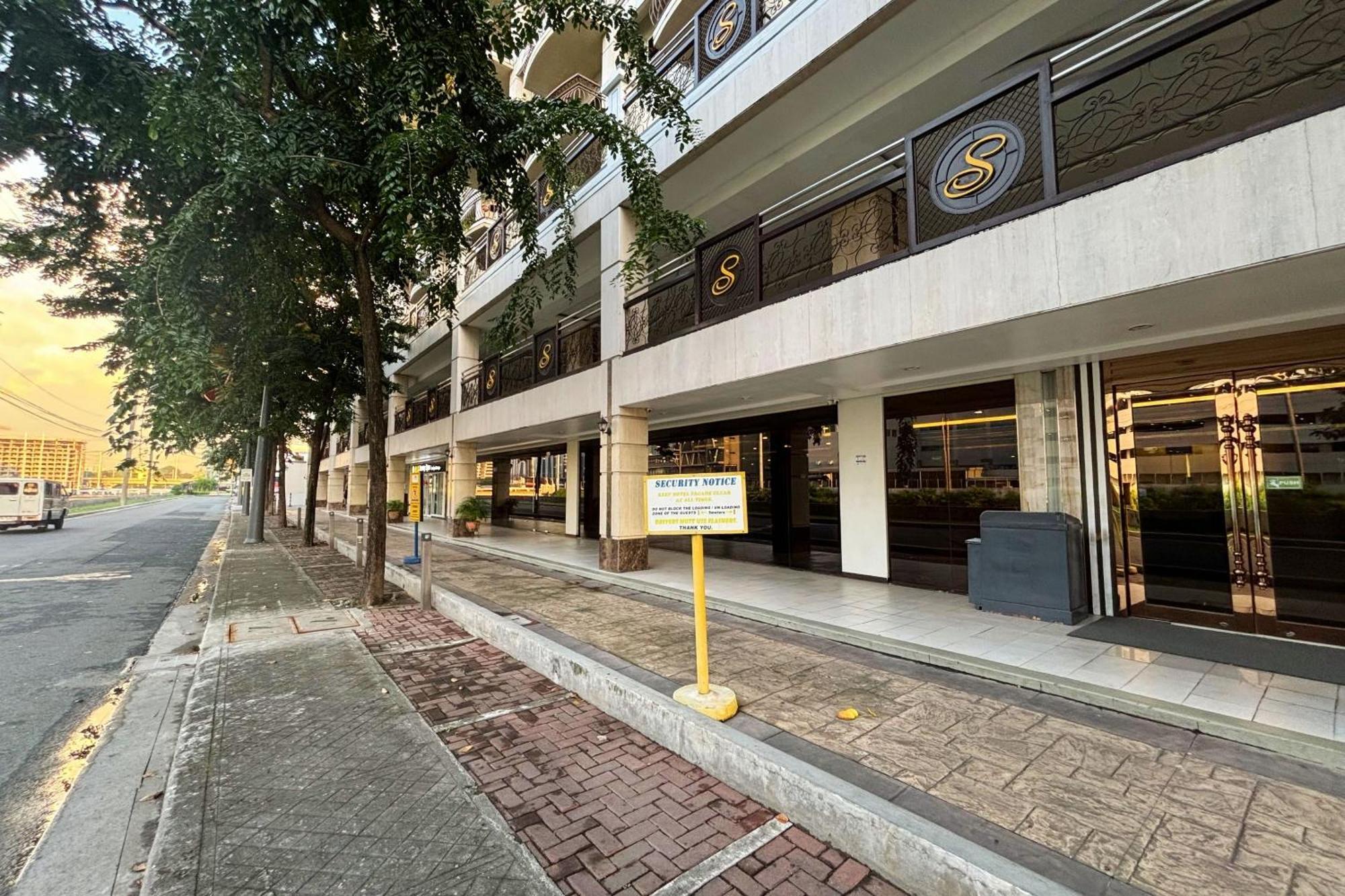 Extremeli Suites Manila Powered By Cocotel Extérieur photo