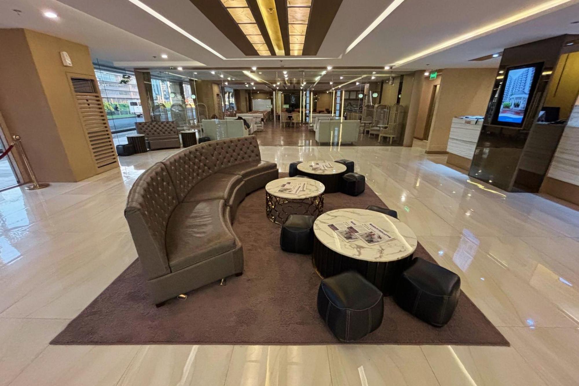 Extremeli Suites Manila Powered By Cocotel Extérieur photo