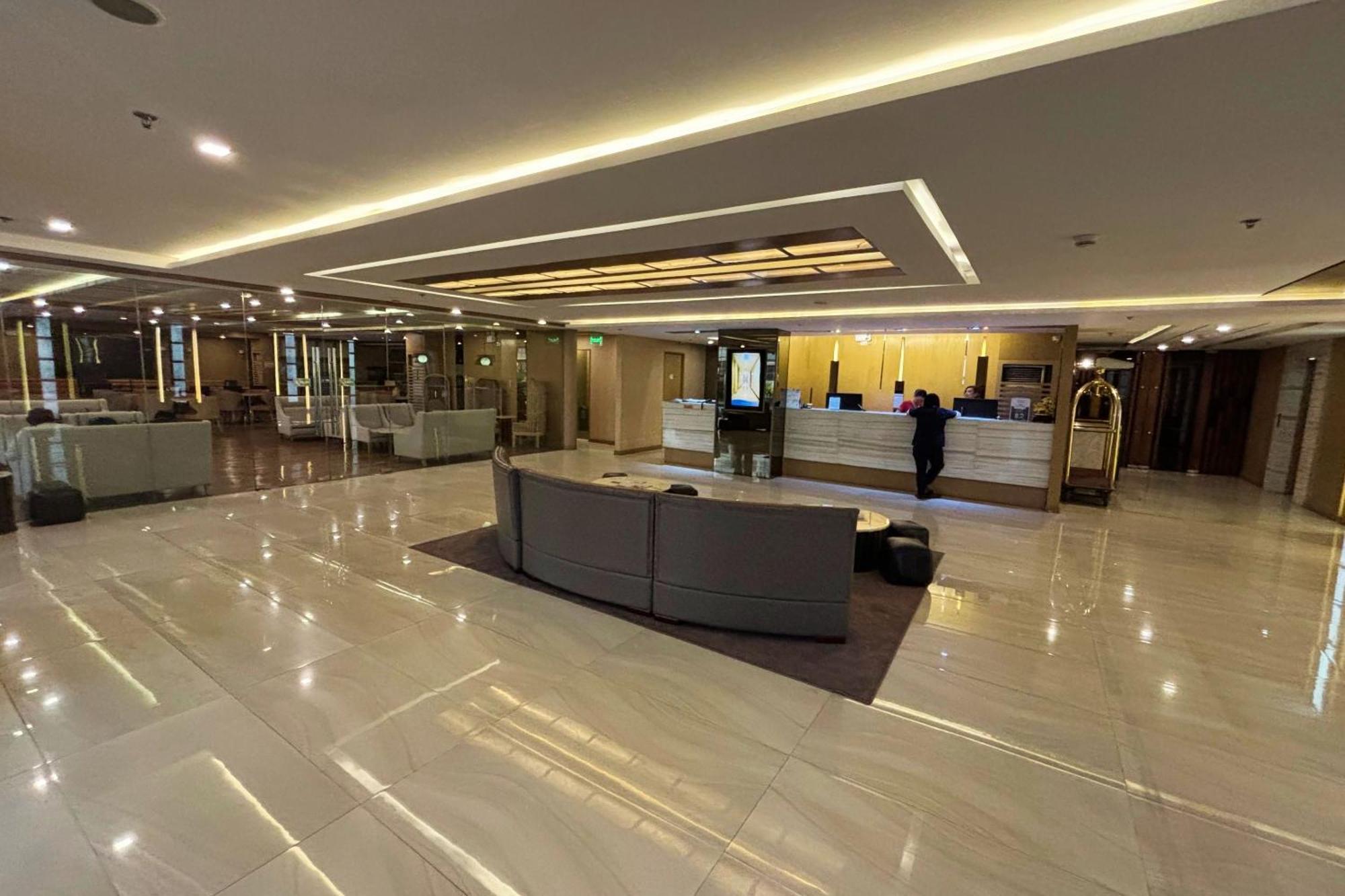 Extremeli Suites Manila Powered By Cocotel Extérieur photo