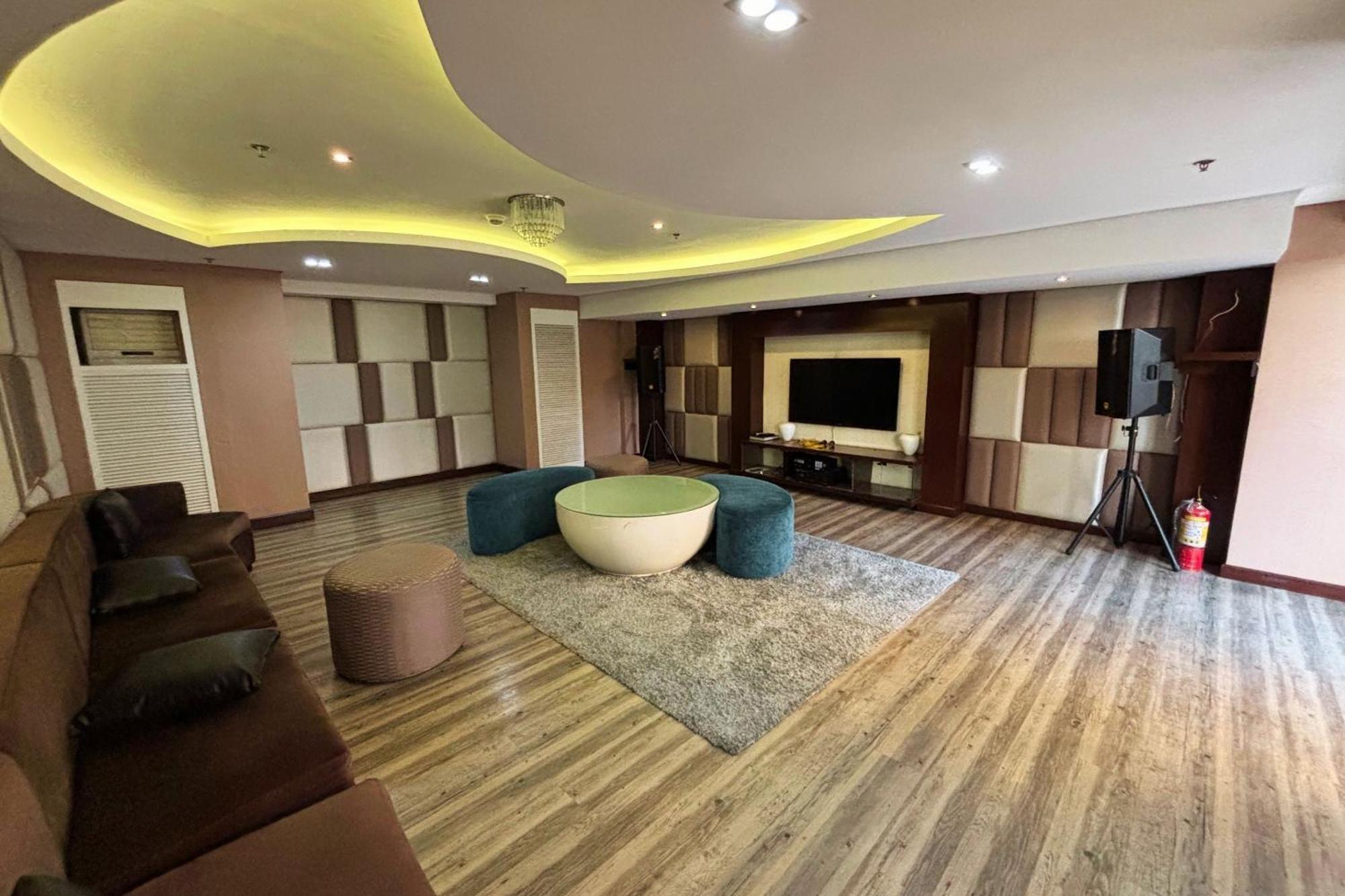 Extremeli Suites Manila Powered By Cocotel Extérieur photo