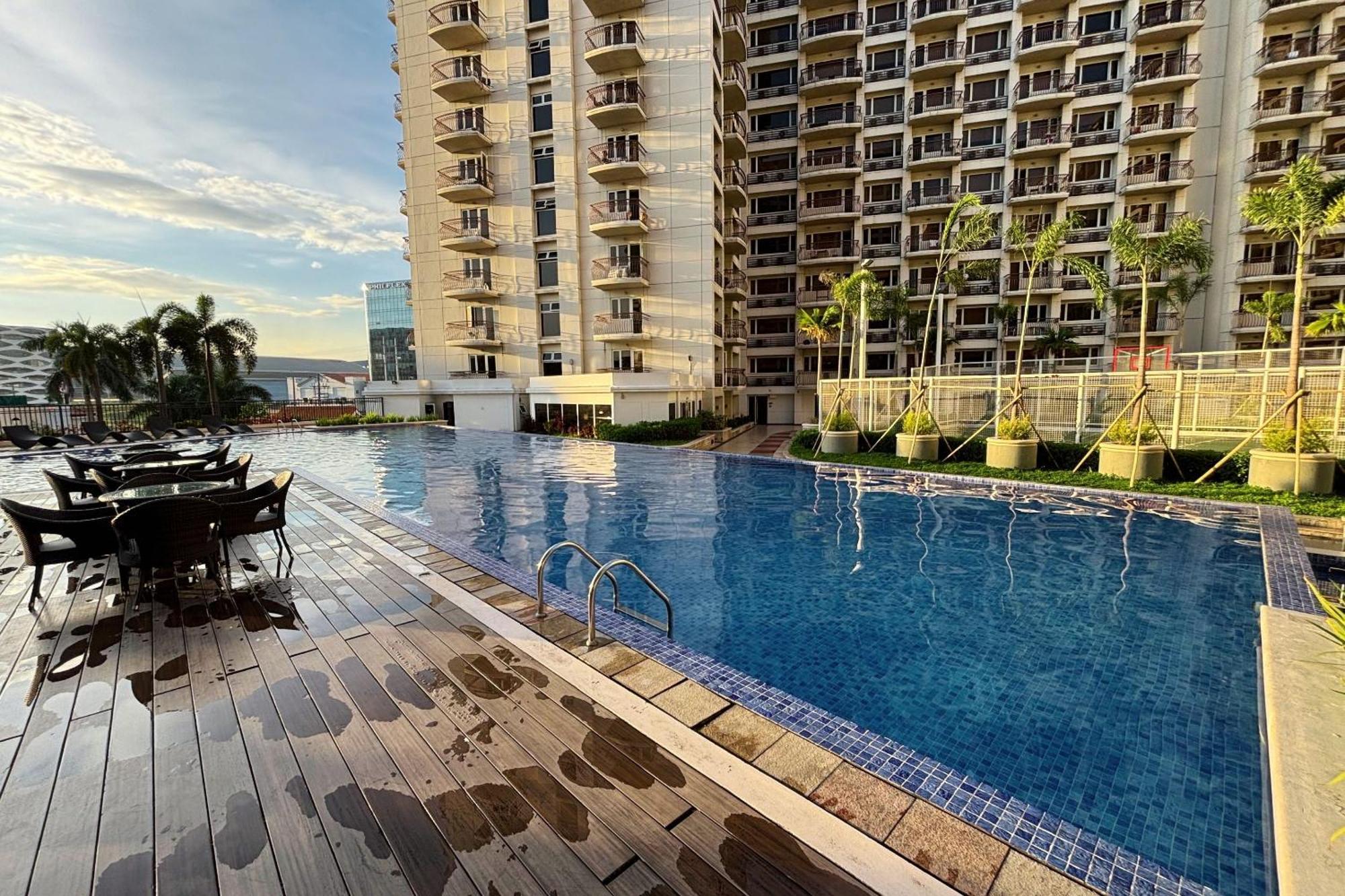Extremeli Suites Manila Powered By Cocotel Extérieur photo