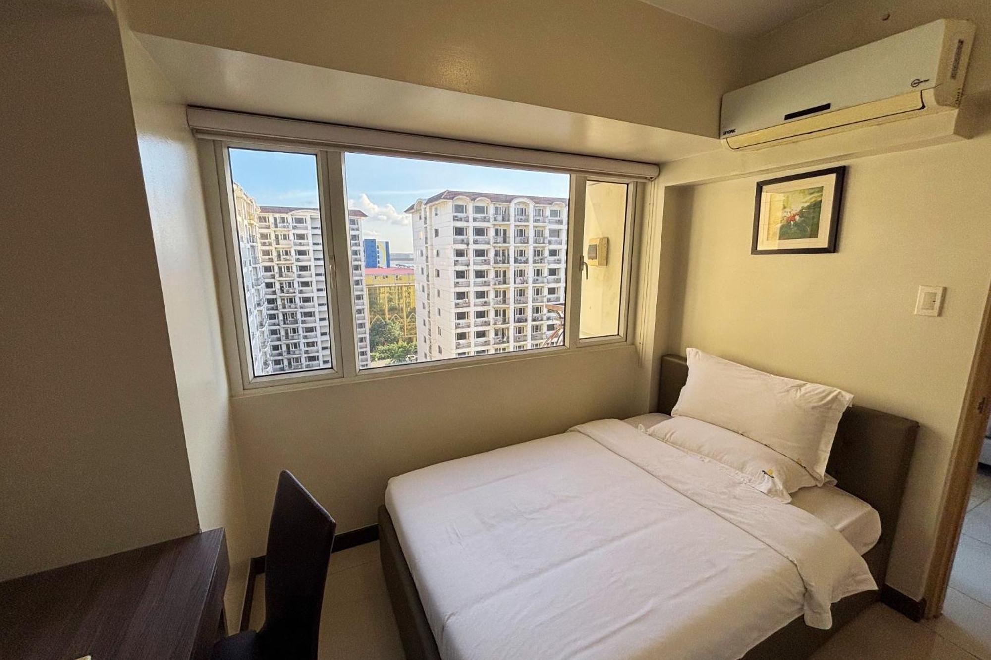 Extremeli Suites Manila Powered By Cocotel Extérieur photo
